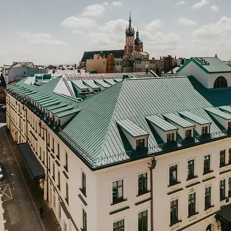 Saski Curio Collection By Hilton