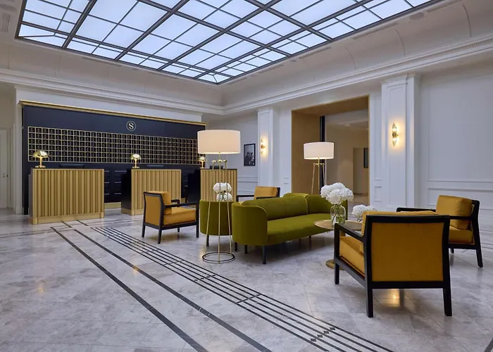 Saski Curio Collection By Hilton