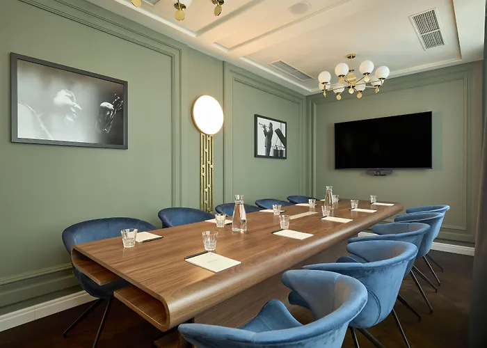 Saski Curio Collection By Hilton Krakau