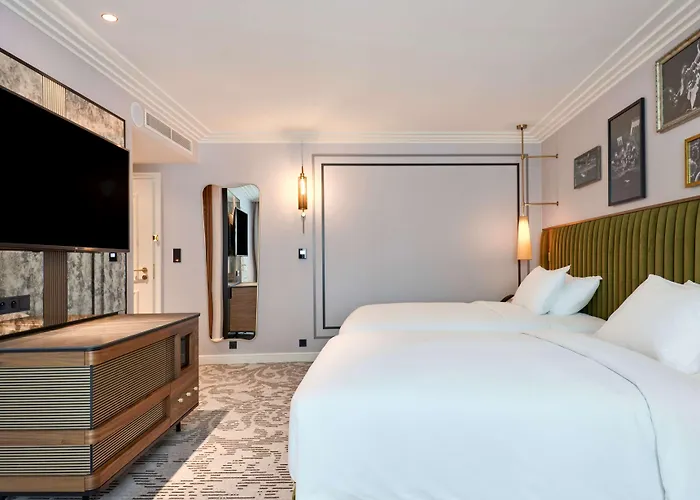 Saski Curio Collection By Hilton Hotel 5*