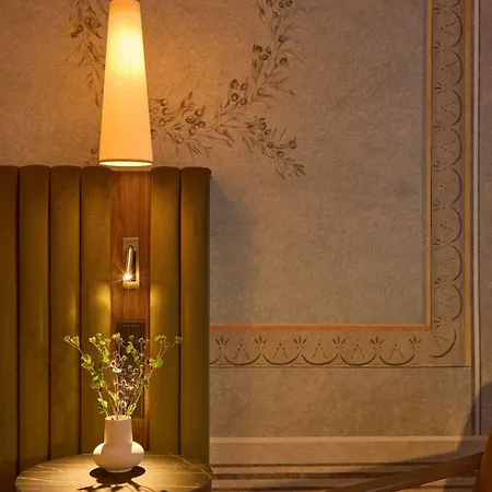 Saski Curio Collection By Hilton Cracovie
