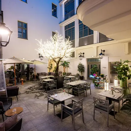 Saski Curio Collection By Hilton Hotel