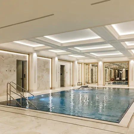 ホテル Saski Curio Collection By Hilton 5*
