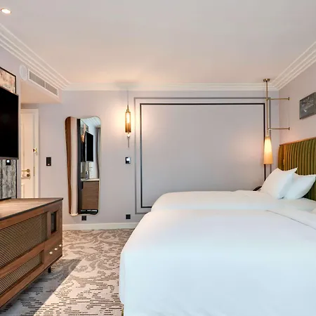 Saski Curio Collection By Hilton Hotel 5*