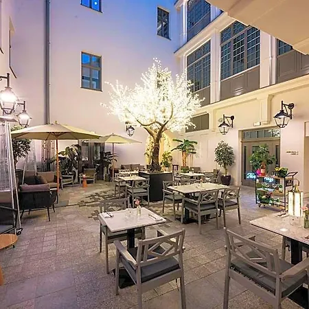 Saski Curio Collection By Hilton Szálloda 5*