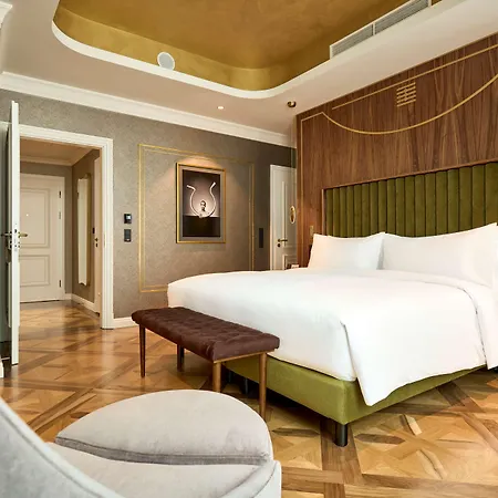 ホテル Saski Curio Collection By Hilton 5*
