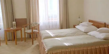 ホテル Saski Curio Collection By Hilton 5*