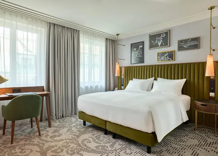 Отель Saski Curio Collection By Hilton Краков