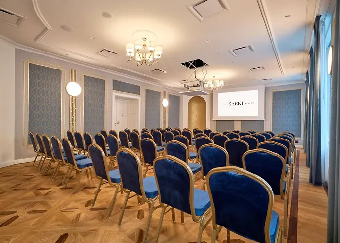 Saski Curio Collection By Hilton