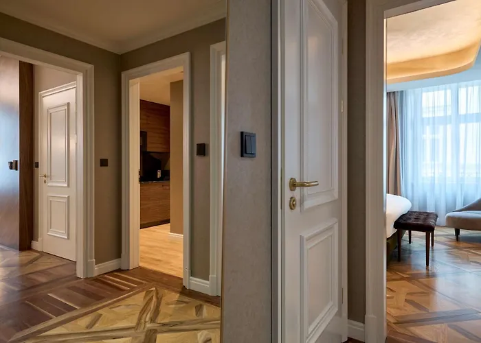 Saski Curio Collection By Hilton Hotel