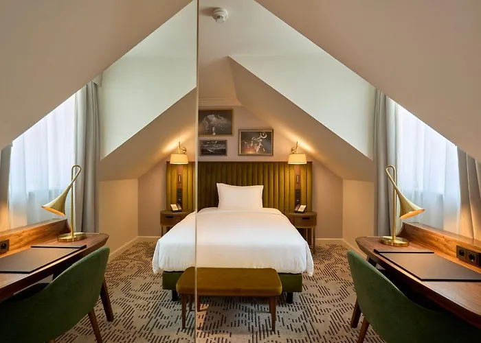 Отель Saski Curio Collection By Hilton