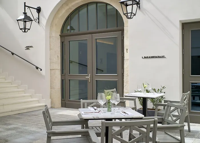 Saski Curio Collection By Hilton Hotel