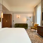Saski Curio Collection By Hilton