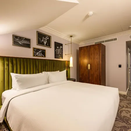 Saski Curio Collection By Hilton Hotel